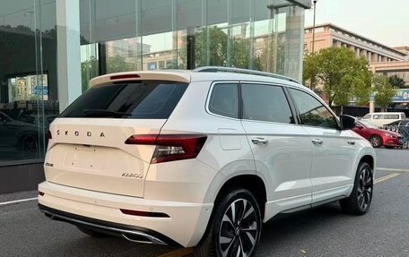 Skoda Karoq I, 2022 год, 2 300 000 рублей, 6 фотография