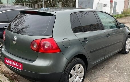 Volkswagen Golf V, 2004 год, 440 000 рублей, 2 фотография