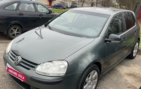 Volkswagen Golf V, 2004 год, 440 000 рублей, 3 фотография