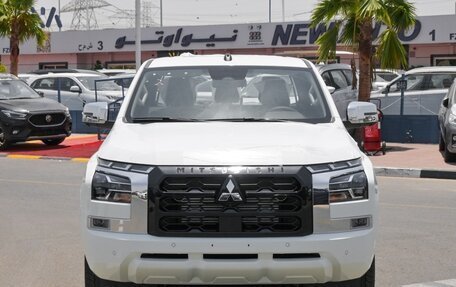 Mitsubishi L200, 2024 год, 5 200 000 рублей, 3 фотография