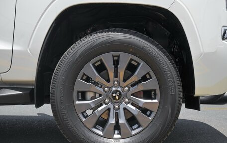 Mitsubishi L200, 2024 год, 5 200 000 рублей, 7 фотография