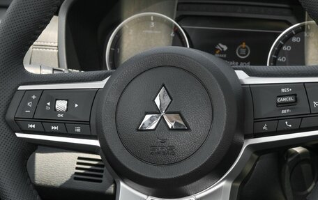 Mitsubishi L200, 2024 год, 5 200 000 рублей, 21 фотография