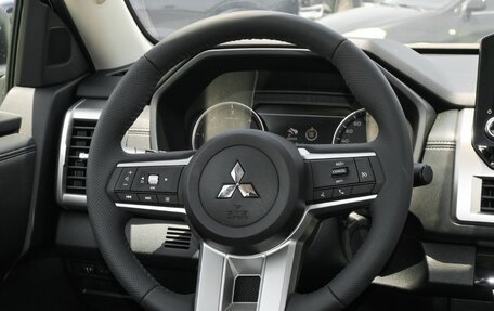 Mitsubishi L200, 2024 год, 5 200 000 рублей, 22 фотография