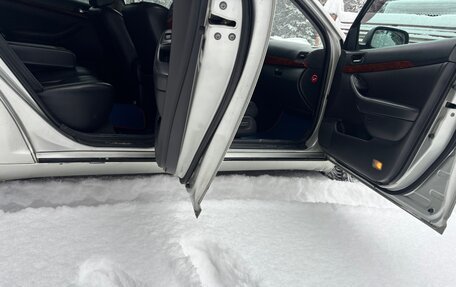 Toyota Avensis III рестайлинг, 2004 год, 700 000 рублей, 12 фотография