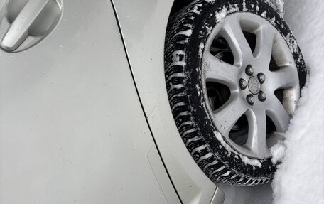 Toyota Avensis III рестайлинг, 2004 год, 700 000 рублей, 16 фотография