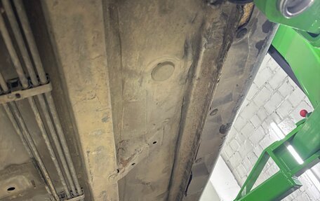 Toyota Avensis III рестайлинг, 2004 год, 700 000 рублей, 18 фотография