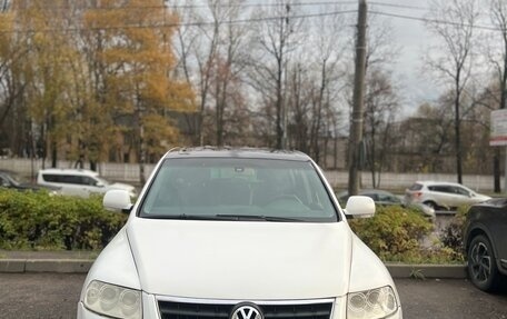 Volkswagen Touareg III, 2004 год, 525 000 рублей, 2 фотография