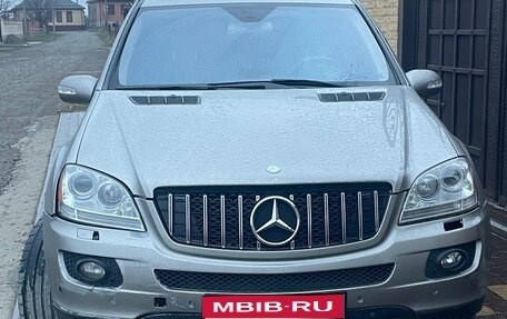 Mercedes-Benz M-Класс, 2005 год, 600 000 рублей, 1 фотография