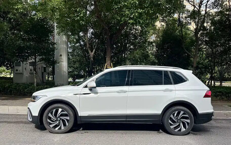 Volkswagen Tiguan II, 2022 год, 1 890 855 рублей, 4 фотография