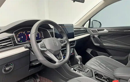 Volkswagen Tiguan II, 2022 год, 2 200 855 рублей, 9 фотография