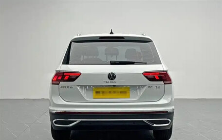 Volkswagen Tiguan II, 2022 год, 2 200 855 рублей, 6 фотография