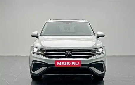 Volkswagen Tiguan II, 2022 год, 2 200 855 рублей, 2 фотография