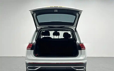 Volkswagen Tiguan II, 2022 год, 2 200 855 рублей, 19 фотография