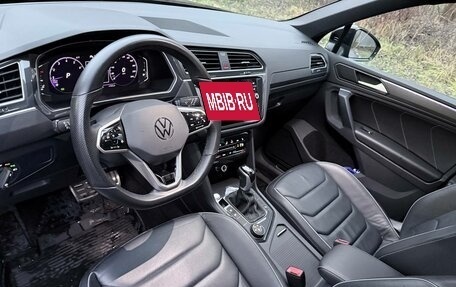 Volkswagen Tiguan II, 2021 год, 3 650 000 рублей, 2 фотография