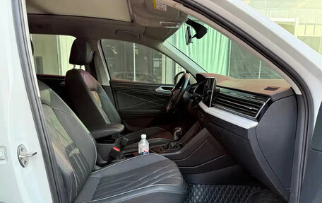 Volkswagen Tiguan II, 2022 год, 1 940 855 рублей, 7 фотография