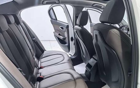 BMW 1 серия, 2022 год, 1 980 000 рублей, 12 фотография