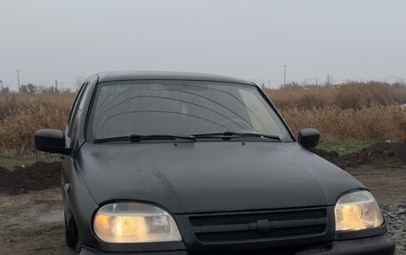 Chevrolet Niva I рестайлинг, 2003 год, 320 000 рублей, 1 фотография