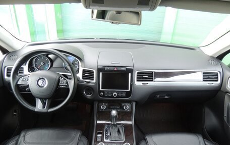 Volkswagen Touareg III, 2010 год, 1 995 000 рублей, 10 фотография