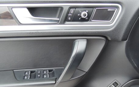 Volkswagen Touareg III, 2010 год, 1 995 000 рублей, 12 фотография