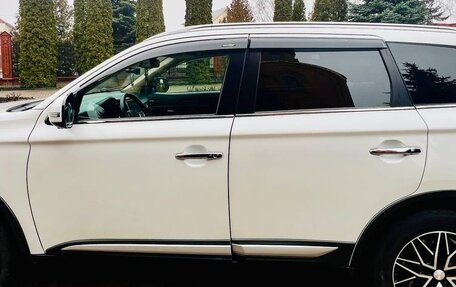 Mitsubishi Outlander III рестайлинг 3, 2017 год, 2 700 000 рублей, 2 фотография