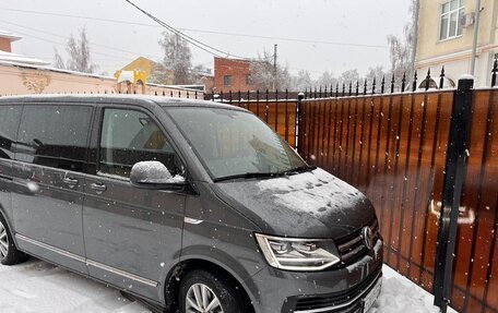 Volkswagen Multivan T6 рестайлинг, 2016 год, 4 400 000 рублей, 1 фотография
