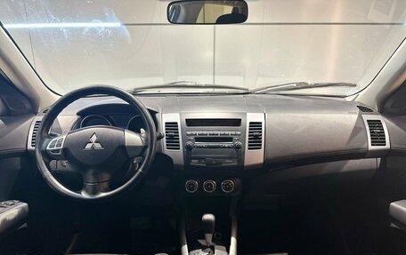 Mitsubishi Outlander III рестайлинг 3, 2011 год, 1 323 000 рублей, 12 фотография