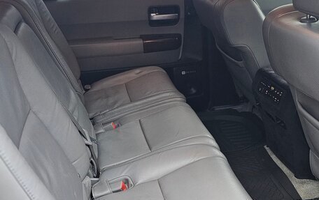 Toyota Sequoia II рестайлинг, 2011 год, 3 499 000 рублей, 7 фотография