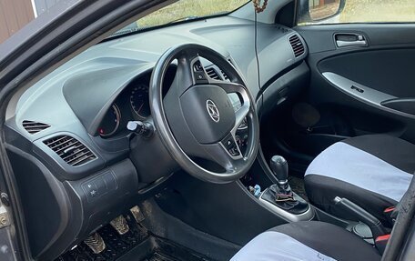 Hyundai Solaris II рестайлинг, 2014 год, 700 000 рублей, 10 фотография