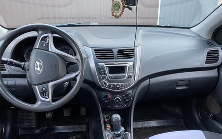 Hyundai Solaris II рестайлинг, 2014 год, 700 000 рублей, 9 фотография