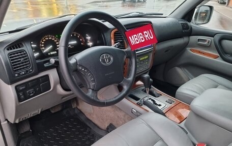 Toyota Land Cruiser 100 рестайлинг 2, 2006 год, 2 300 000 рублей, 8 фотография