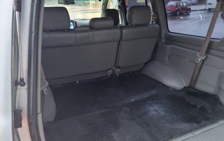 Toyota Land Cruiser 100 рестайлинг 2, 2006 год, 2 300 000 рублей, 14 фотография