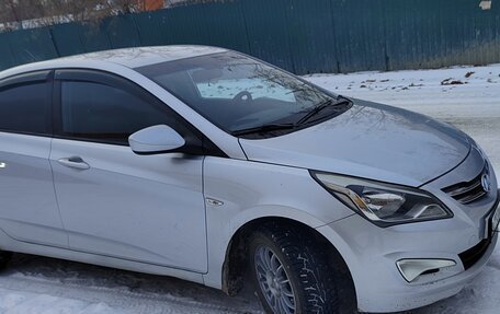 Hyundai Solaris II рестайлинг, 2015 год, 900 000 рублей, 3 фотография