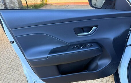 Hyundai Kona, 2024 год, 3 500 000 рублей, 26 фотография