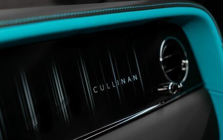 Rolls-Royce Cullinan, 2024 год, 62 500 000 рублей, 25 фотография