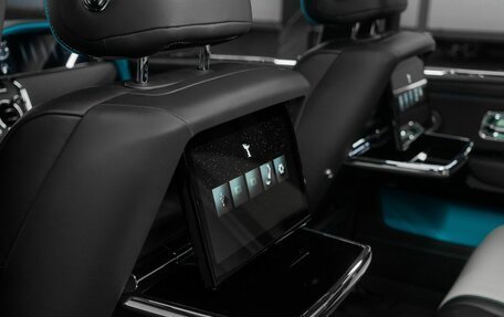 Rolls-Royce Cullinan, 2024 год, 62 500 000 рублей, 31 фотография