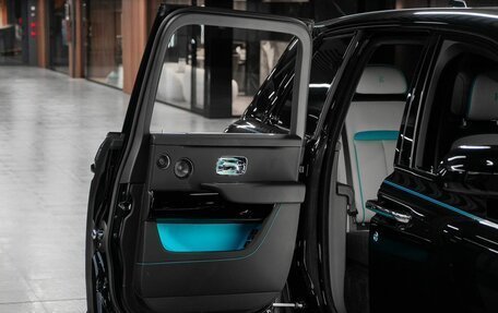 Rolls-Royce Cullinan, 2024 год, 62 500 000 рублей, 26 фотография