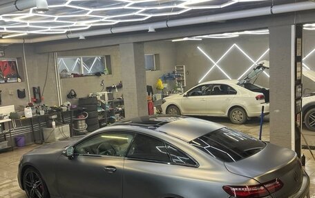 Mercedes-Benz E-Класс, 2017 год, 3 300 000 рублей, 14 фотография