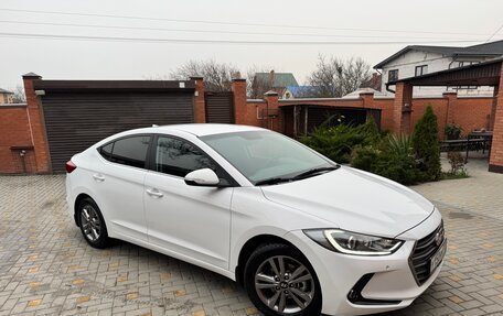 Hyundai Elantra VI рестайлинг, 2018 год, 1 300 000 рублей, 11 фотография