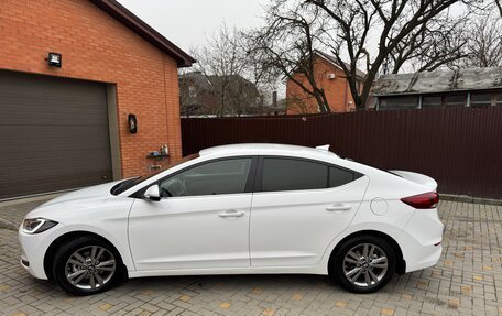 Hyundai Elantra VI рестайлинг, 2018 год, 1 300 000 рублей, 10 фотография