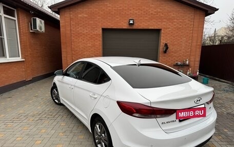 Hyundai Elantra VI рестайлинг, 2018 год, 1 300 000 рублей, 13 фотография