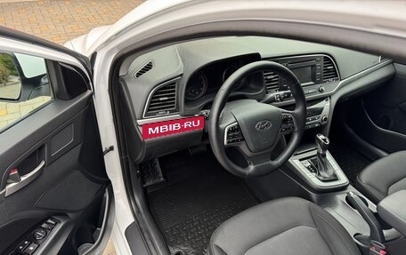 Hyundai Elantra VI рестайлинг, 2018 год, 1 300 000 рублей, 14 фотография