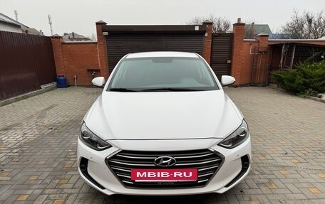 Hyundai Elantra VI рестайлинг, 2018 год, 1 300 000 рублей, 7 фотография