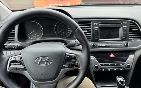 Hyundai Elantra VI рестайлинг, 2018 год, 1 300 000 рублей, 16 фотография
