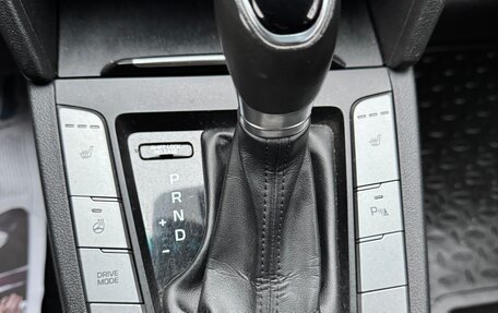 Hyundai Elantra VI рестайлинг, 2018 год, 1 300 000 рублей, 17 фотография