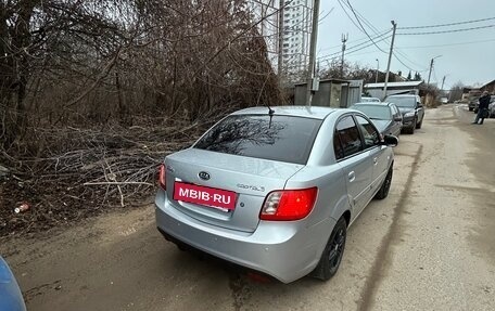 KIA Rio II, 2010 год, 650 000 рублей, 1 фотография