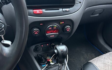 KIA Rio II, 2010 год, 650 000 рублей, 9 фотография