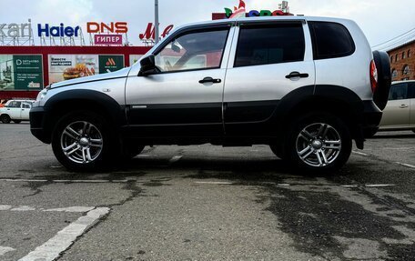 Chevrolet Niva I рестайлинг, 2012 год, 550 000 рублей, 4 фотография