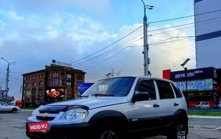 Chevrolet Niva I рестайлинг, 2012 год, 550 000 рублей, 2 фотография