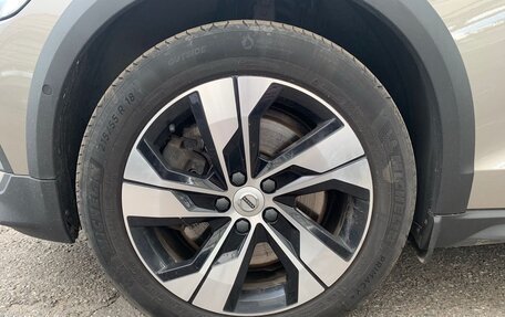 Volvo V60 Cross Country II, 2021 год, 3 500 000 рублей, 8 фотография