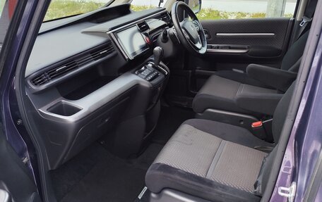 Honda Stepwgn IV, 2017 год, 2 190 000 рублей, 14 фотография